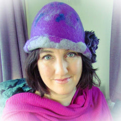 Felt Cloche Hat, Berry Surprise, Brooch, 56/57cm, By Parade